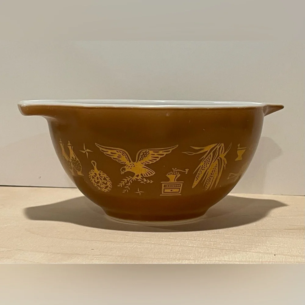 Pyrex Vintage Early American Brown and Gold Mixing Bowl